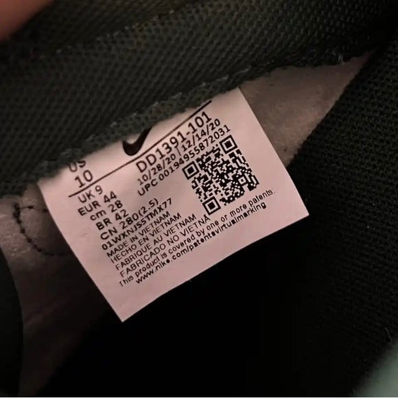 Nike Dunk Low - Michigan State - Picture 4 of 4